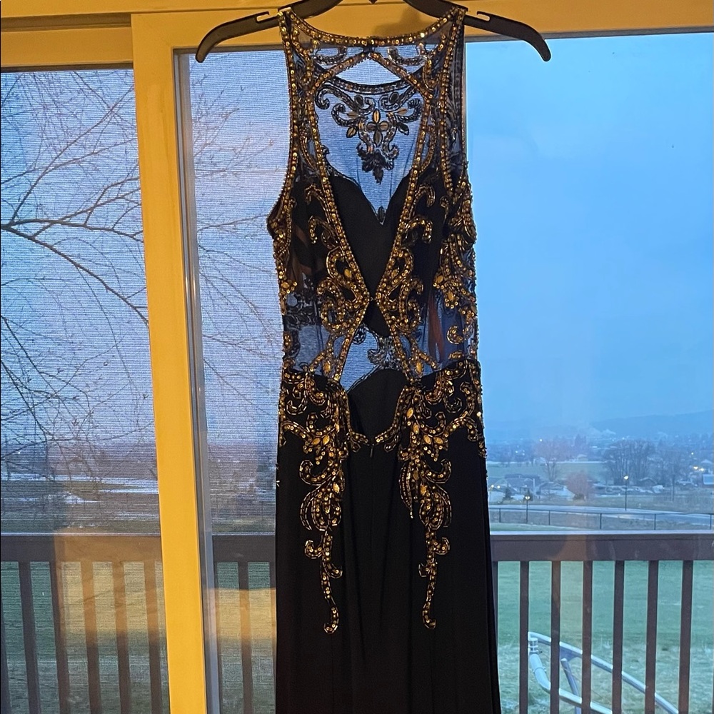 Stunning Navy Blue Prom dress gown size 6